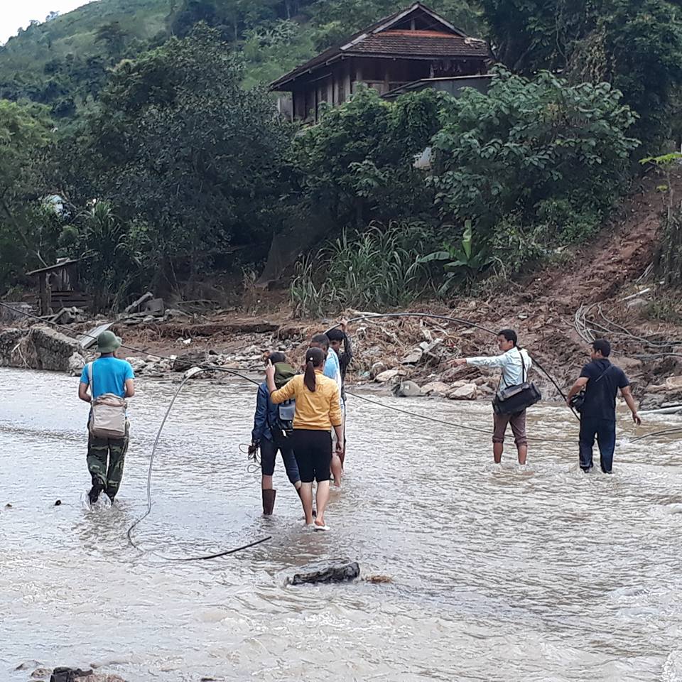 muong bang van con 50 hoc sinh chua den truong do mua lu