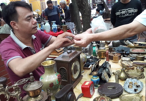 ha noi mang tien di mua ngay xua