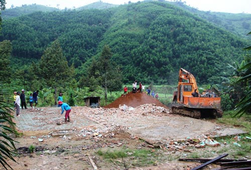 nhung tieng no giua thoi binh