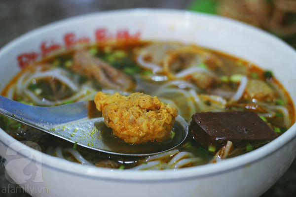 nhung quan bun bo hue don tim thuc khach trong nhung ngay thu ha noi