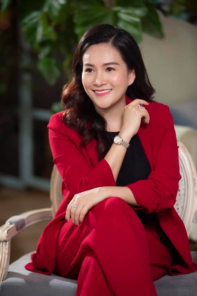 4 co vo dai gia giau nut do do vach cua sao nam viet gom nhung ai