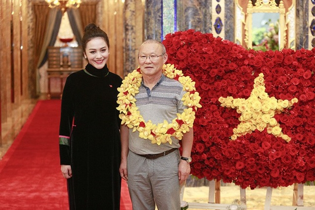 4 co vo dai gia giau nut do do vach cua sao nam viet gom nhung ai