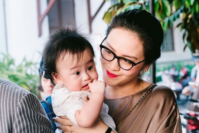 4 co vo dai gia giau nut do do vach cua sao nam viet gom nhung ai