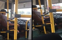 Vừa lái xe vừa dùng điện thoại, tài xế xe buýt Hà Nội bị đình chỉ việc