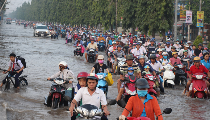 anh ngap nhieu tuyen duong o khu biet thu sang chanh nhat can tho