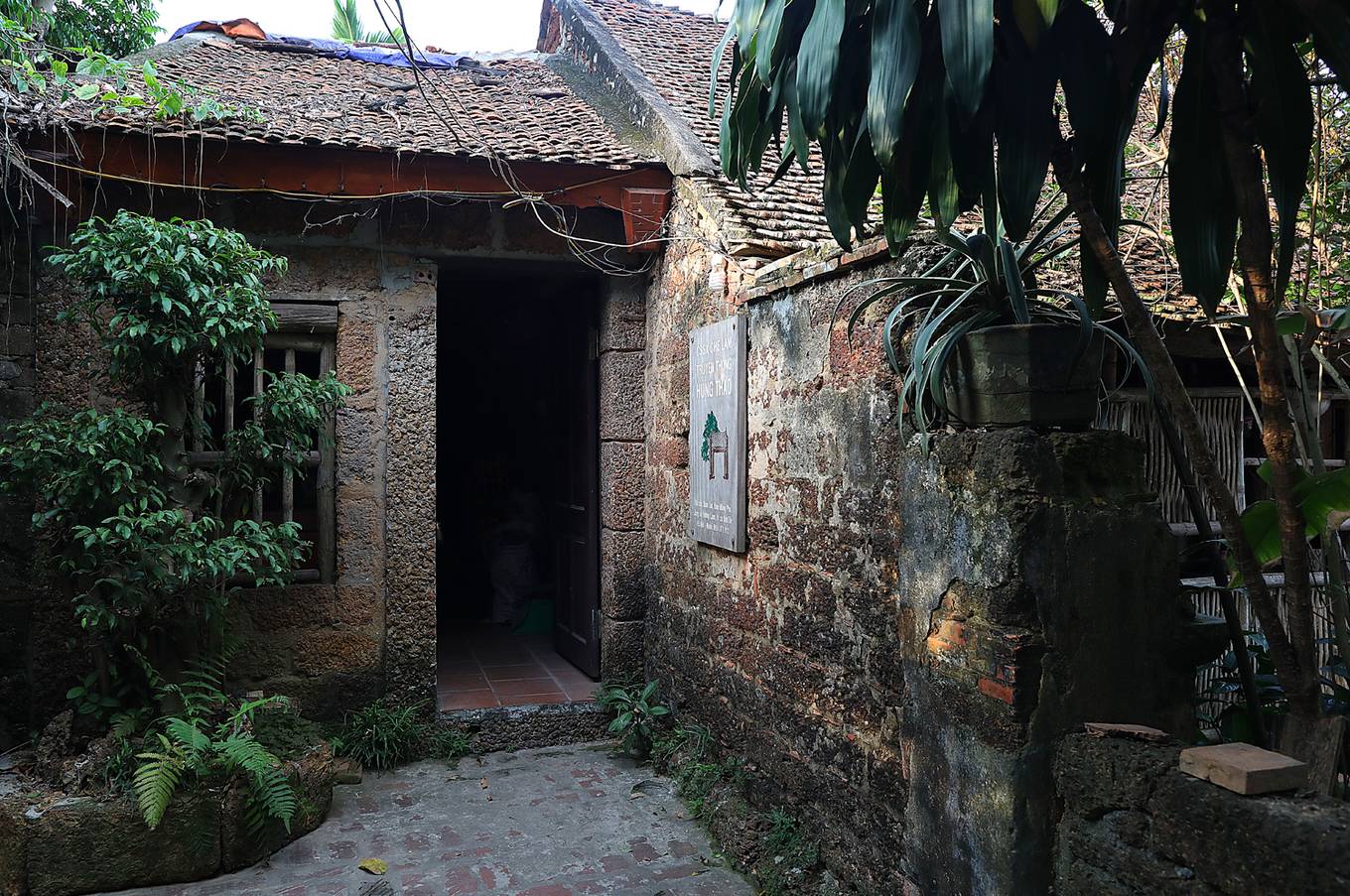 ngam ngoi nha co 369 tuoi nguyen ven nhat xu doai