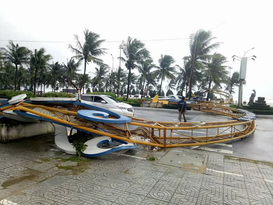 tu binh dinh den da nang cay nga la liet nhieu khu vuc bi lu chia cat