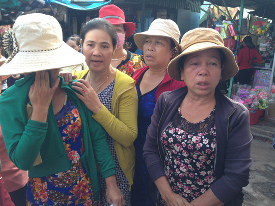 hang tram nguoi khoc nghen vi chu hui biet tam