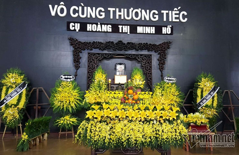 truc tiep le tang cu hoang thi minh ho nguoi hien 5000 luong vang