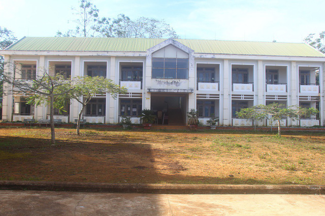 16 phòng học bỏ không, ngôi trường ba cấp chỉ có hơn 40 học sinh 16 phong hoc bo khong ngoi truong ba cap chi co hon 40 hoc sinh