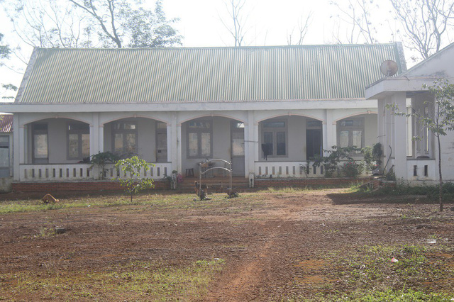 16 phòng học bỏ không, ngôi trường ba cấp chỉ có hơn 40 học sinh 16 phong hoc bo khong ngoi truong ba cap chi co hon 40 hoc sinh