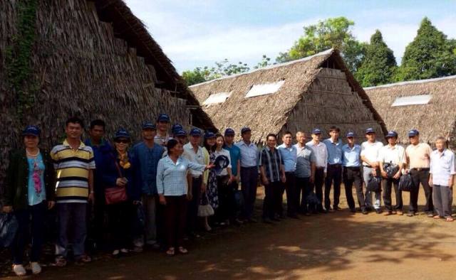 lam giau o nong thon choang voi trai nam linh chi khung cua ky su ve vuon