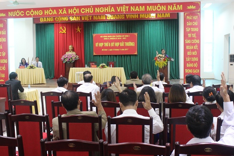 ha noi chinh thuc bai nhiem bi thu phuong bi bat vi danh bac