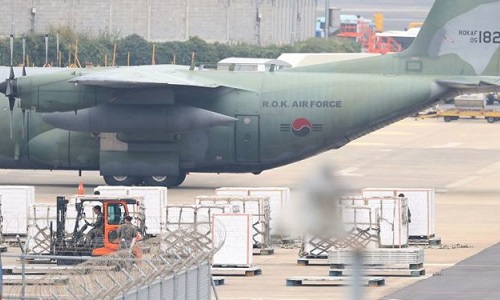 Hàn Quốc điều vận tải cơ chở 200 tấn quýt 'đáp lễ' Triều Tiên han quoc dieu van tai co cho 200 tan quyt dap le trieu tien