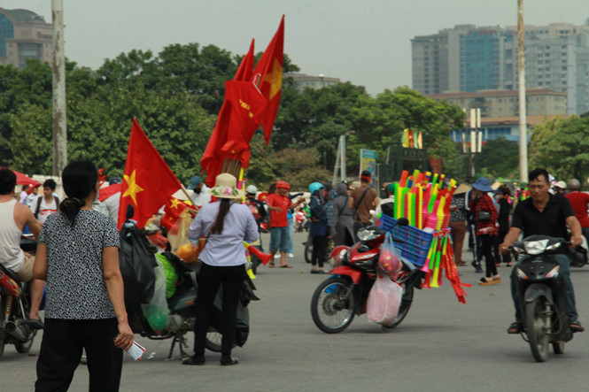 co to quoc bat dau nhuom do duong vao san van dong my dinh