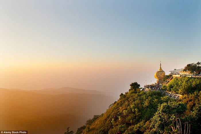 hon da thieng bang vang o myanmar va bi mat an chua ben trong