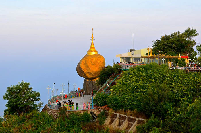 hon da thieng bang vang o myanmar va bi mat an chua ben trong