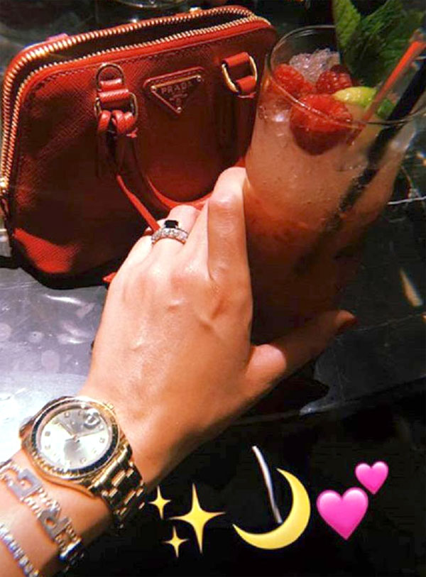 ban tay hu hong cua vo sieu sao ronaldo khien fan toat mo hoi