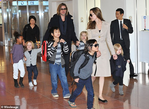 tro treu tham phan xu ly hon tung tac thanh dam cuoi cho jolie pitt