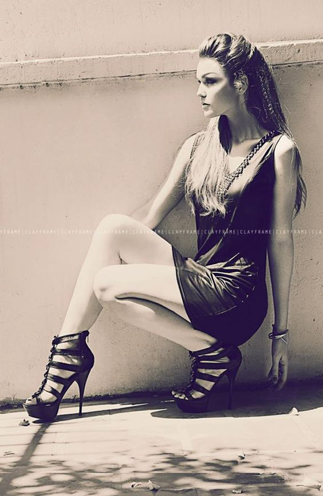 Ngắm vợ siêu mẫu nóng bỏng của đội trưởng Campuchia trước đại chiến Việt Nam ngam vo sieu mau nong bong cua doi truong campuchia truoc dai chien viet nam