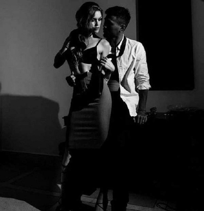 Ngắm vợ siêu mẫu nóng bỏng của đội trưởng Campuchia trước đại chiến Việt Nam ngam vo sieu mau nong bong cua doi truong campuchia truoc dai chien viet nam