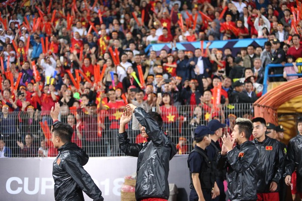 viet nam vao ban ket aff cup voi ngoi dau