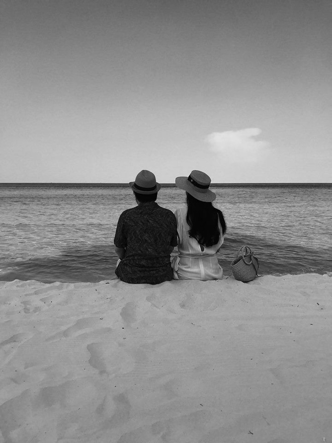 cuoc song man nong ben chong thu truong qua tiet lo cua vo hoa hau kem 17 tuoi