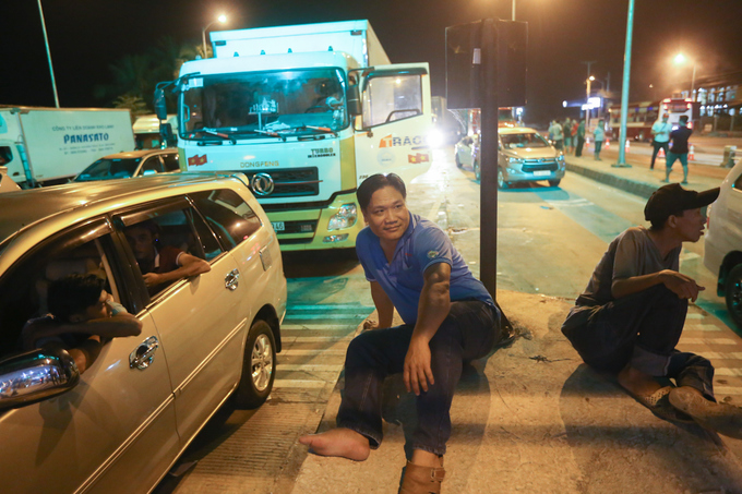 tai xe doi thoi 100 dong bot cai lay xa tram lan ba giua dem