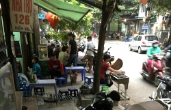 barie ngan xe may len via he o ha noi