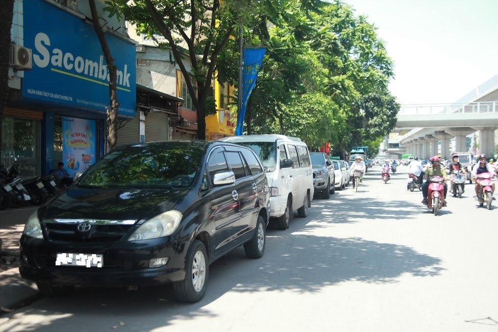 vi sao phi thue long duong via he o ha noi tang gap 3