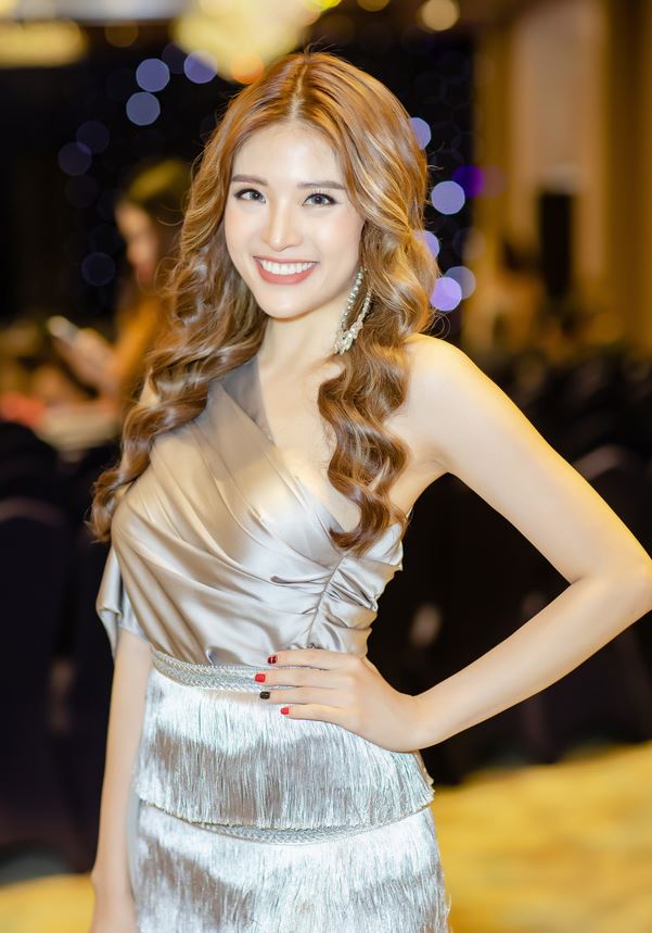 thu mon van lam nhan loi to tinh bat ngo cua hoa hau don than