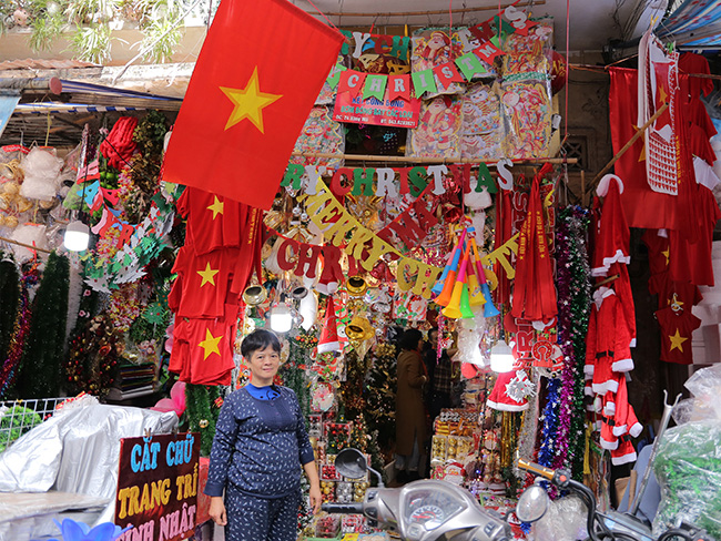 anh pho hang ma ruc ro sac mau mua noel xua tan lanh gia