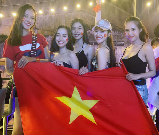 ngan 98 ban nude an mung tuyen viet nam vo dich aff cup 2018