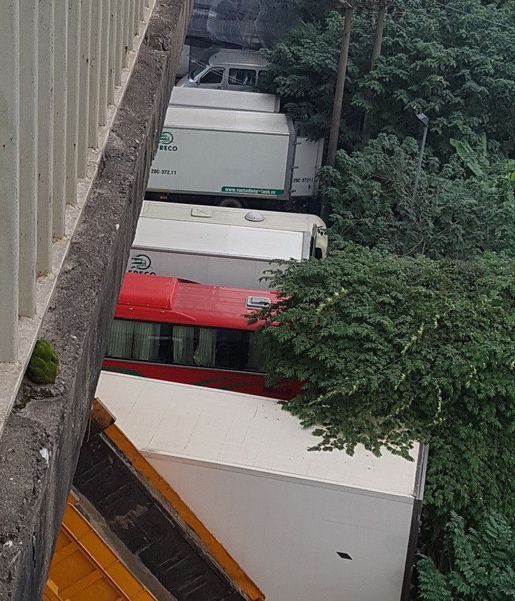 dut tui hang ti dong tu bai gui xe lau nghin m2 gam cau thang long
