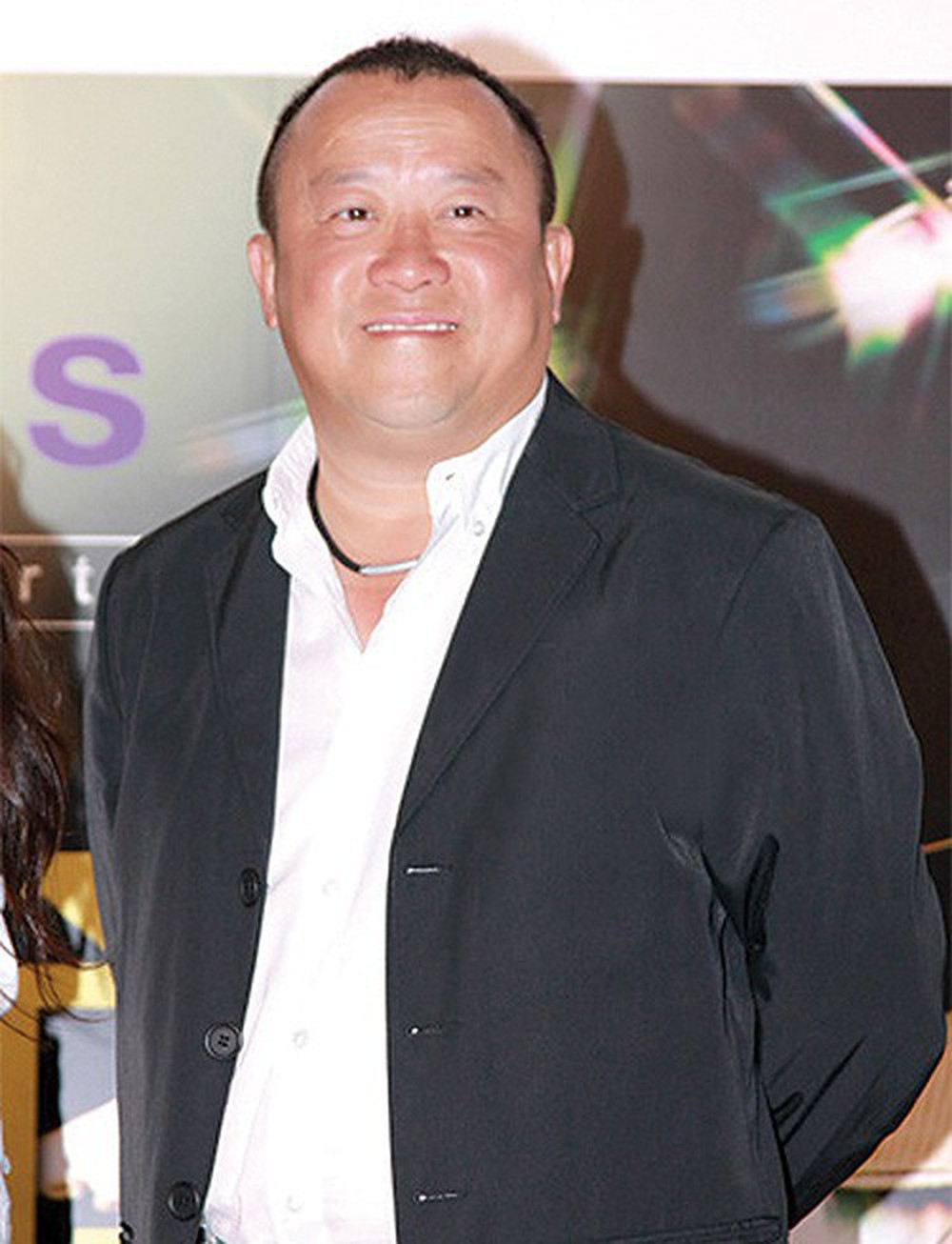 ban gai bi mat tren xe cua ong trum showbiz tang chi vy khi gay tai nan