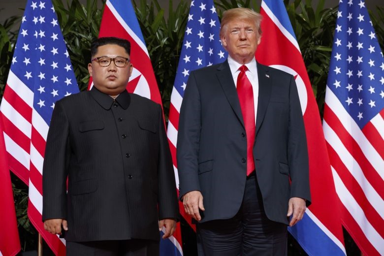 Tổng thống Mỹ Donald Trump và Chủ tịch Triều Tiên Kim Jong-un. Ảnh: AP.