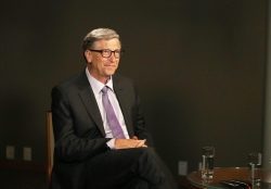 ty phu bill gates bat ngo roi khoi hoi dong quan tri microsoft