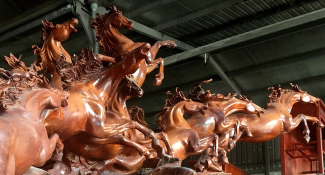 Gốc cây chỏng chơ bên suối bỗng nhiên biến thành báu vật 7 tỷ đồng