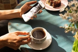 nguoi phu nu co 19 ngon chan 12 ngon tay