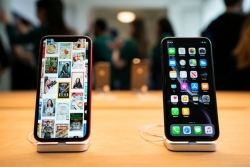 apple co the ra mat 5 mau iphone nam 2020