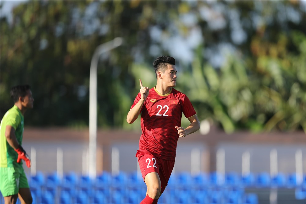 Tiến Linh tỏa sáng với hattrick bàn thắng vào lưới U22 Lào. Ảnh: D.P