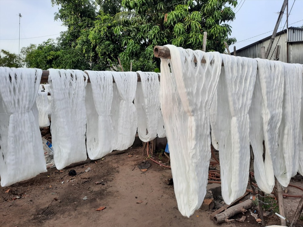 Hồi sinh làng nghề dệt choàng 100 tuổi độc đáo ở Long Khánh A