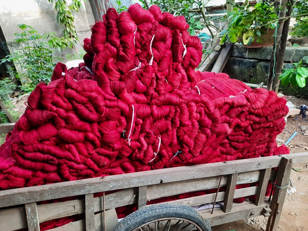 Hồi sinh làng nghề dệt choàng 100 tuổi độc đáo ở Long Khánh A