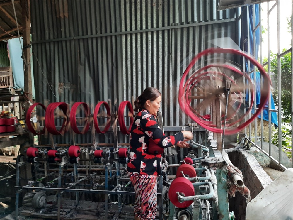 Hồi sinh làng nghề dệt choàng 100 tuổi độc đáo ở Long Khánh A