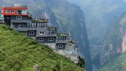 Nhà hàng Mã Pì Lèng hoạt động lại: Có ưu ái không?