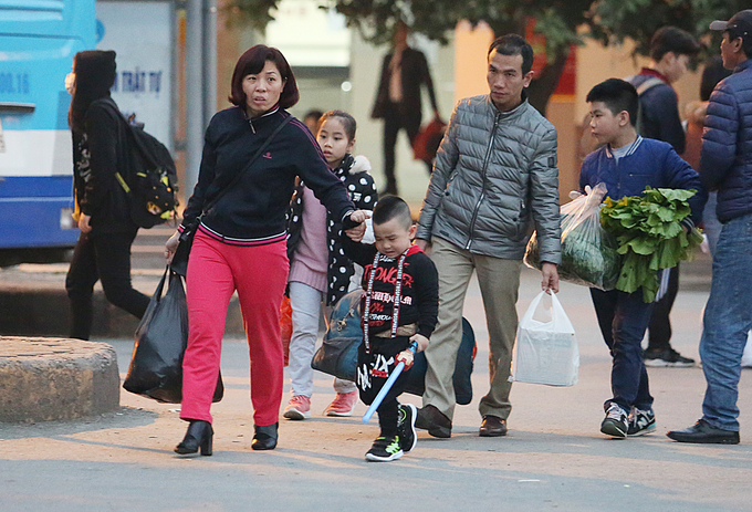 cua ngo thu do un tac sau nghi tet duong lich