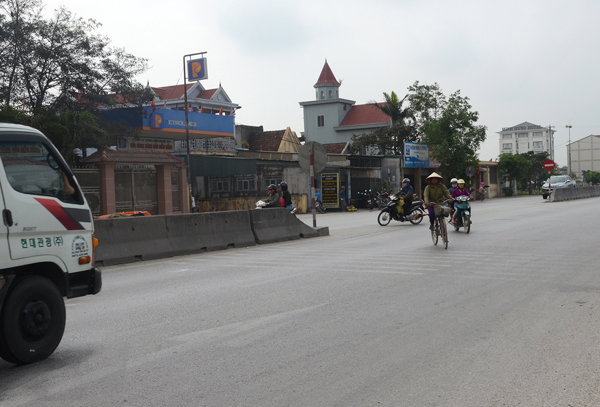 tai nan tham khoc 3 nguoi chet o nghe an chi vi di tat 400m