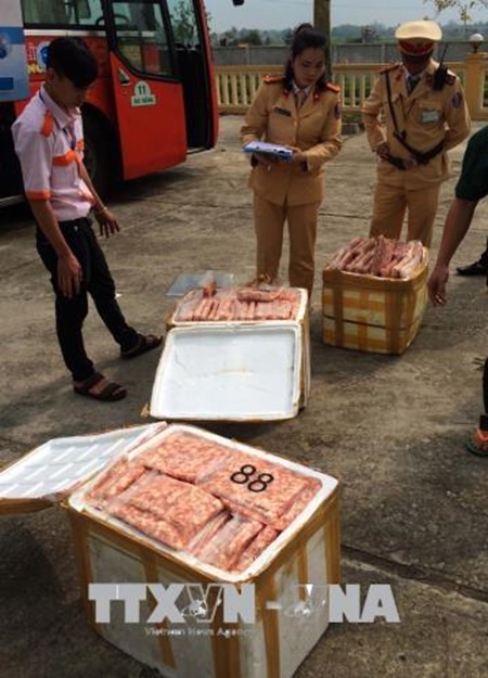 200kg chan ga hoi thoi dang van chuyen ve ha noi tieu thu bi thu giu