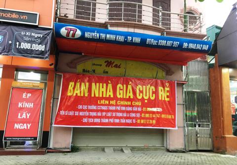 bat ngo ten chu tich tren bang ron ban nha gia re