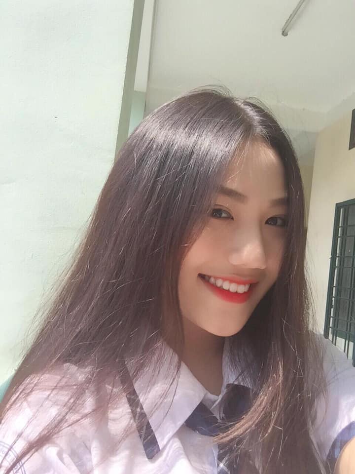 Vẻ đẹp rạng ngời của nữ sinh 17 tuổi khiến người đối diện khó rời mắt ve dep rang ngoi cua nu sinh 17 tuoi khien nguoi doi dien kho roi mat